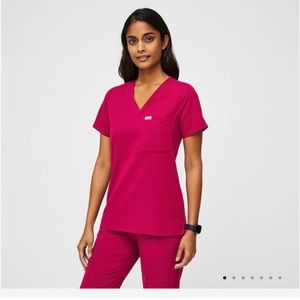 Figs scrub top